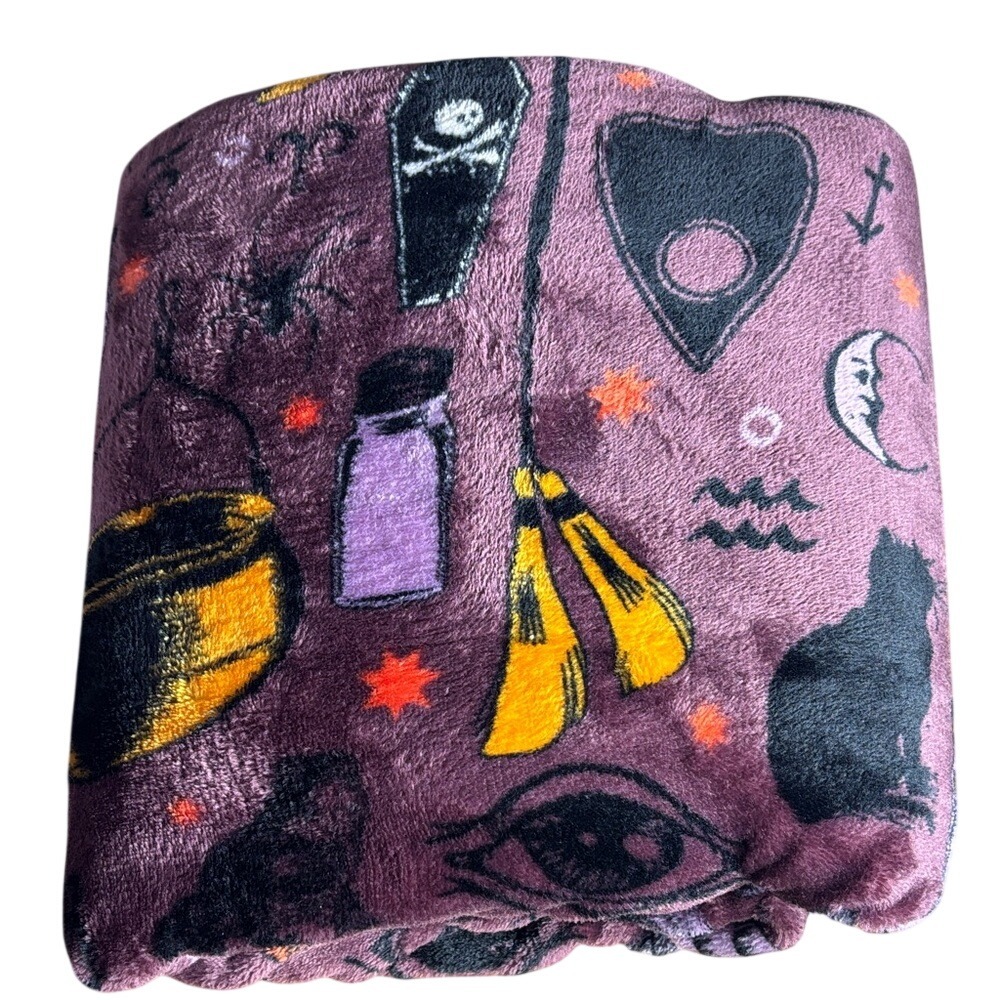Disney Hocus Pocus Oversized Plush Throw Blanket The Big One 5'x6' Witch NEW